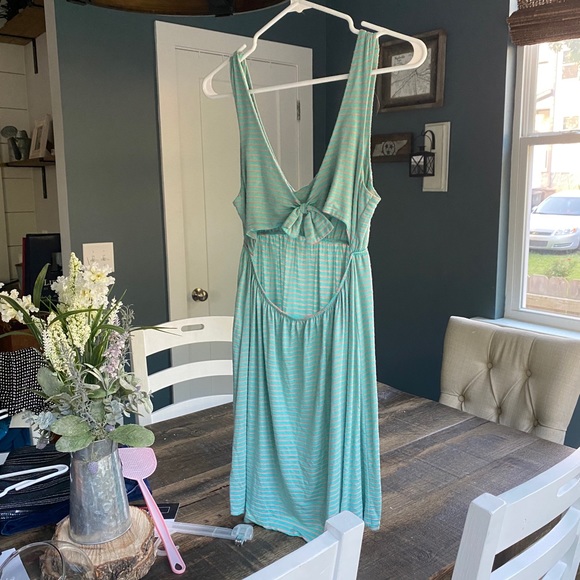 Women’s Spring/Summer Dress - Picture 3 of 6